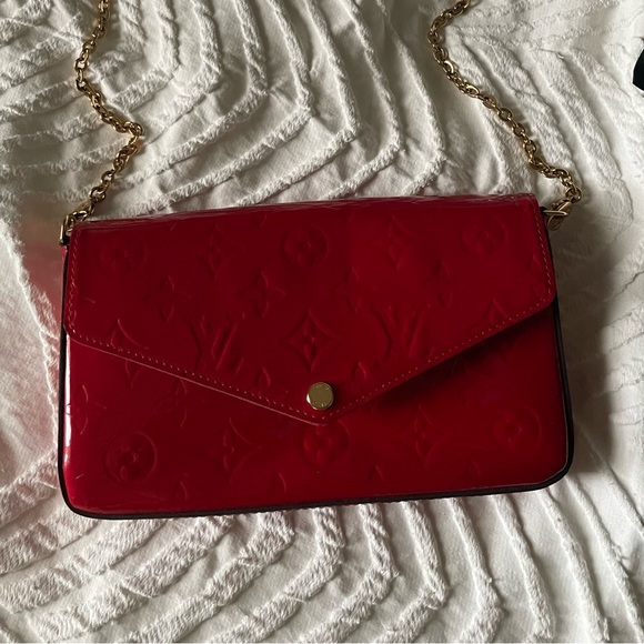 Red Louis Vuitton Félicie Pochette. - Picture 2 of 2